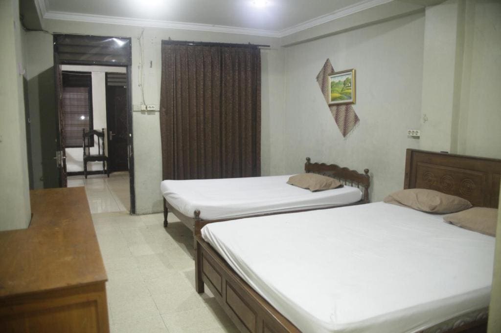 Family Room room - Image 3