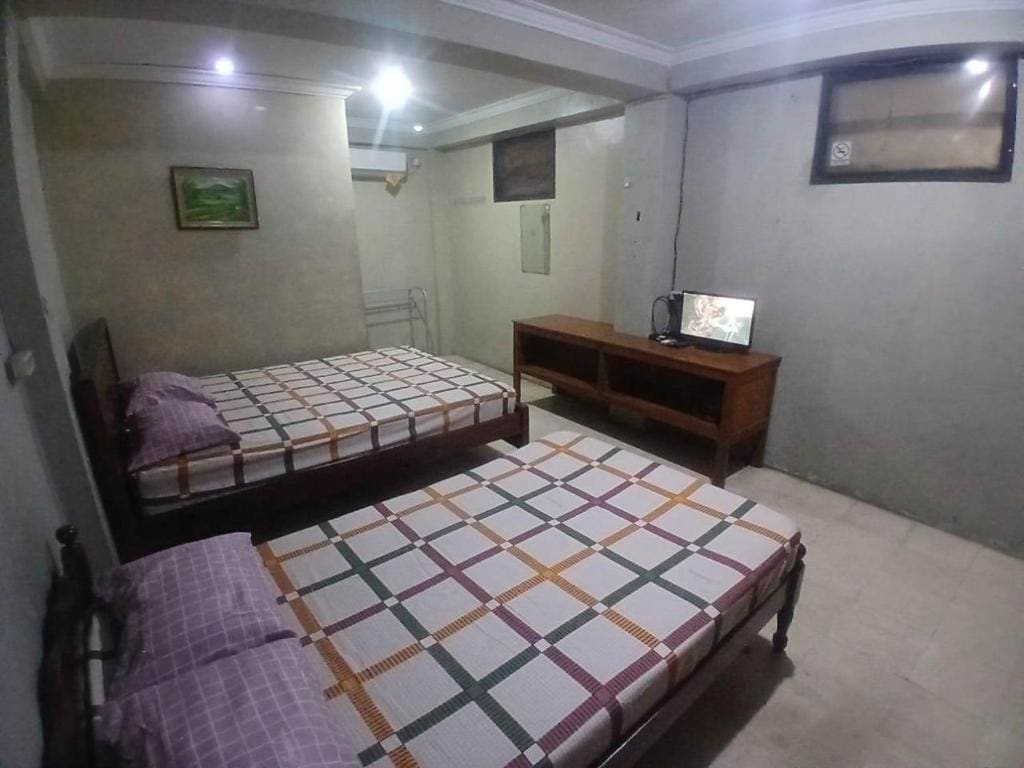 Standard Family Room room - Image 1