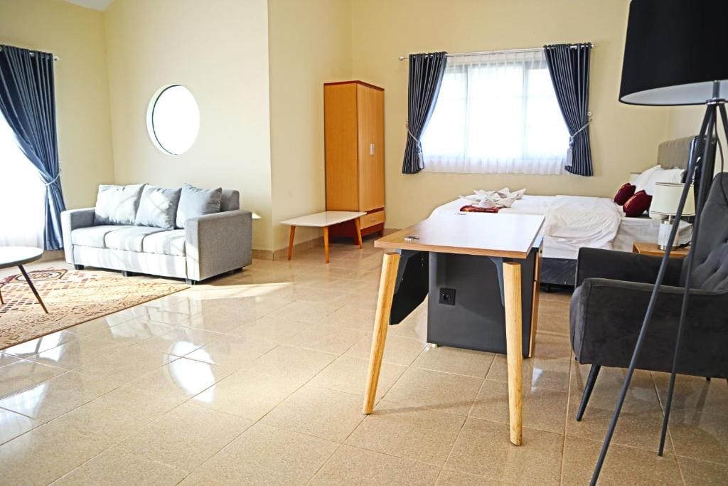 Suite with Garden View room - Image 3