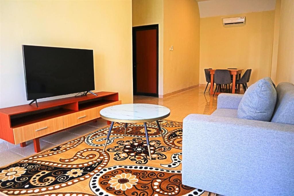 Three-Bedroom Bungalow room - Image 1