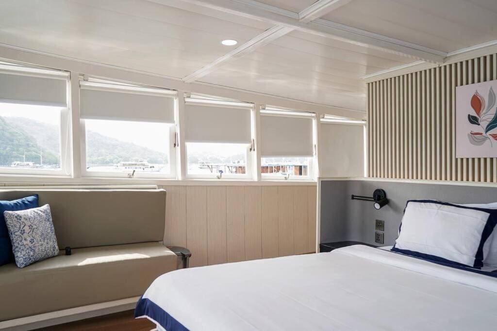 Mobile Home room - Image 1
