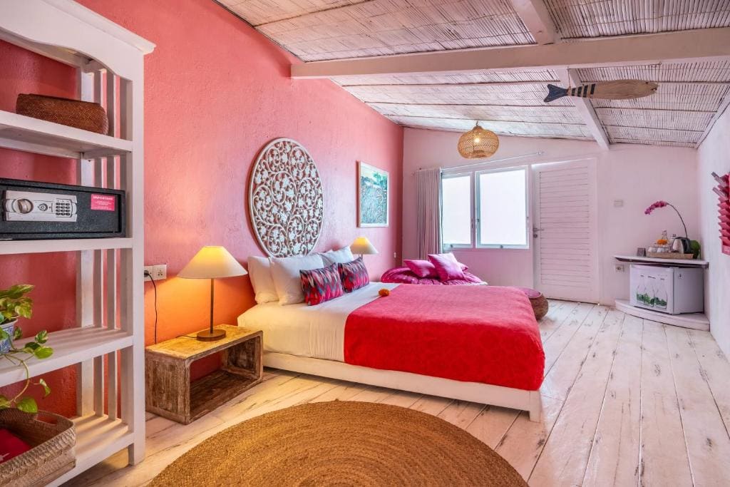 Budget Surfer Hut - for Cool Adults Only room - Image 2