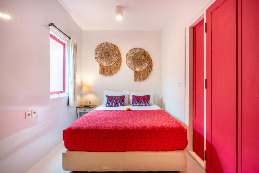 Budget Surfer Room - for Cool Adults Only room - Image 3