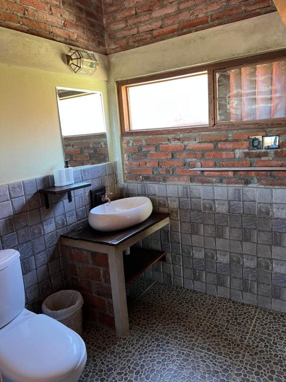 Bungalow room - Image 3