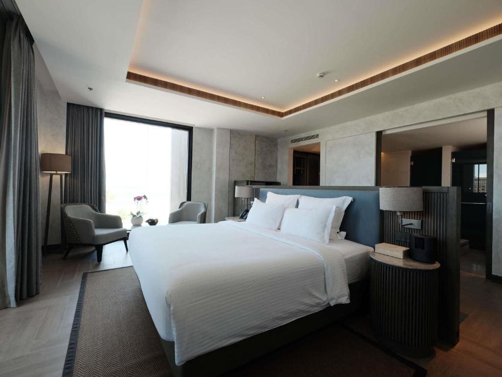 Executive King Room with Balcony room - Image 1