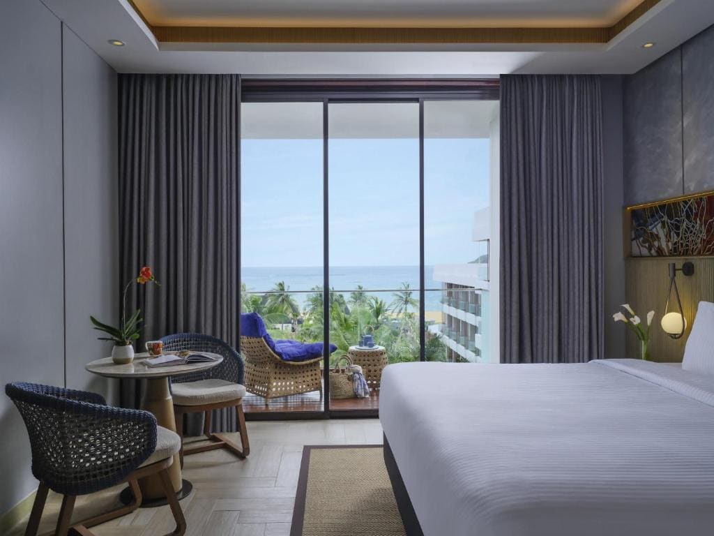 Deluxe King Room with Balcony and Ocean View room - Image 1