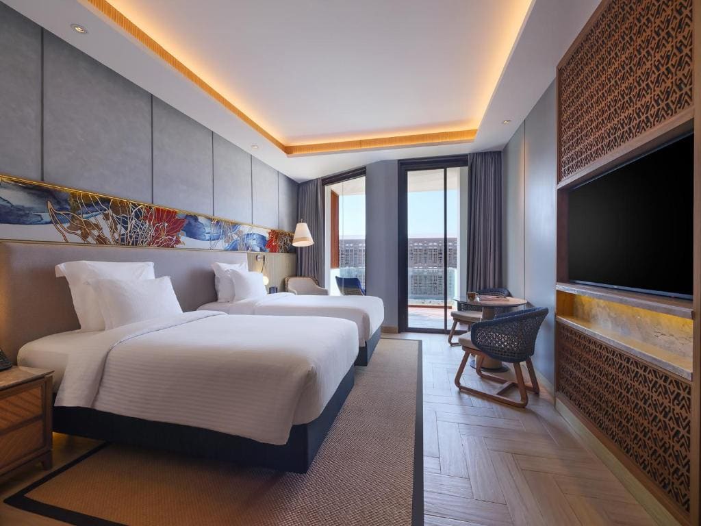 Deluxe Twin Room with Balcony room - Image 2