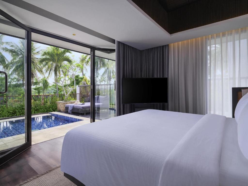 Garden King Suite with Sundeck and Plunge Pool room - Image 1
