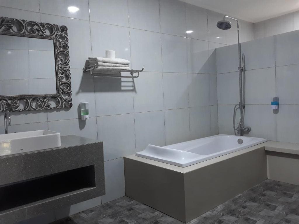 Deluxe Triple Room room - Image 2