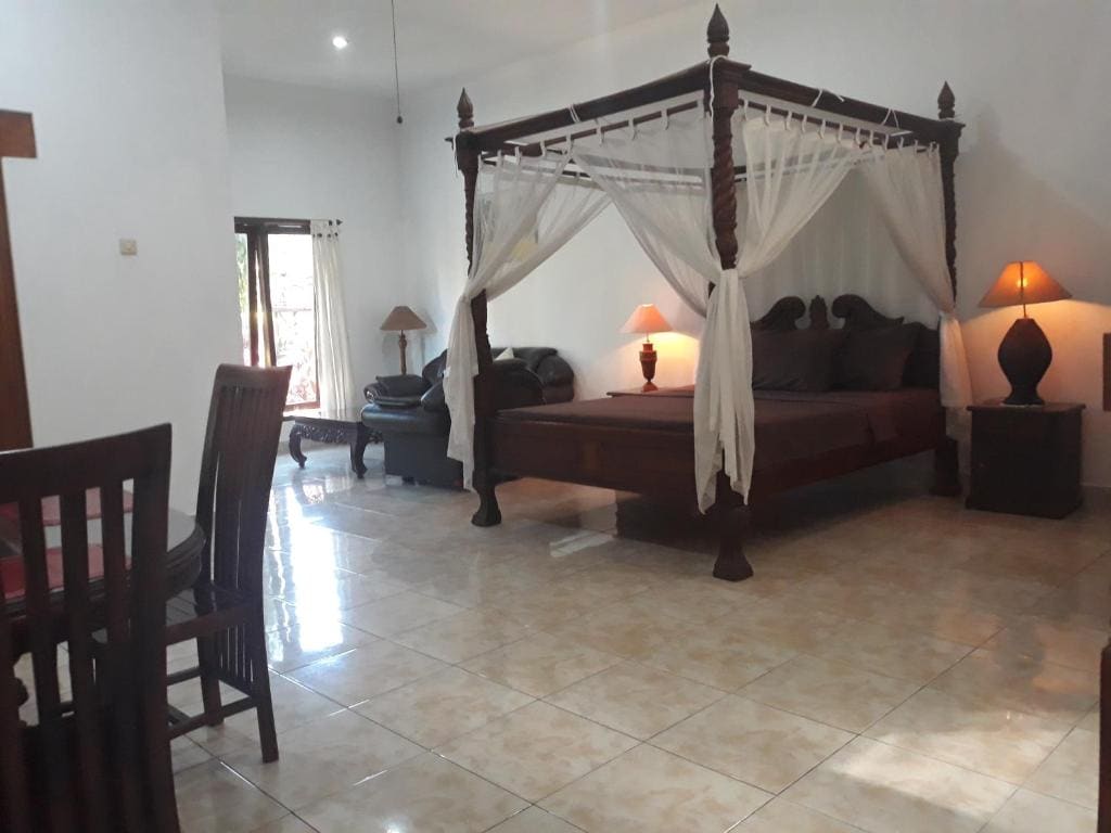 Family Room room - Image 3
