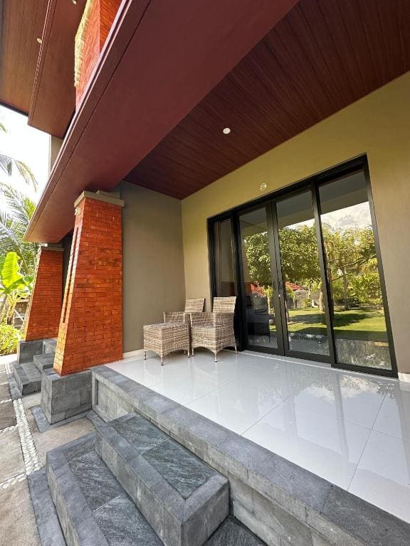 Superior Triple Room room - Image 3