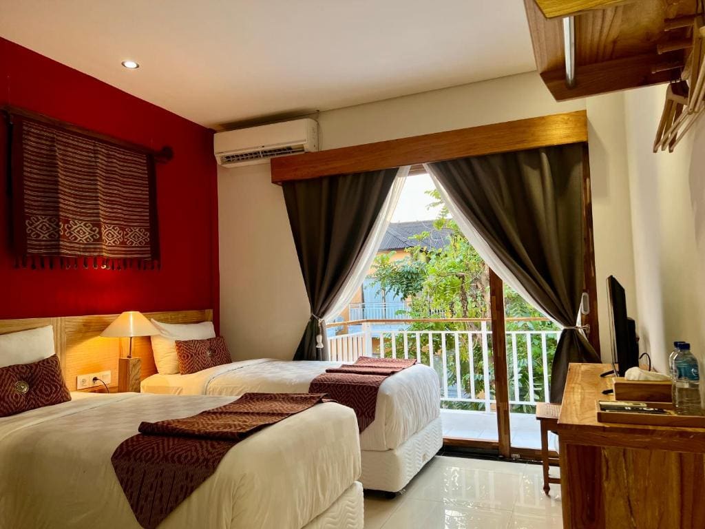 Twin Room with Pool View room - Image 3