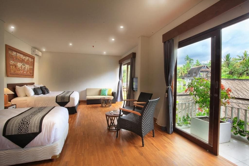 Family Suite with Balcony and Pool View room - Image 2