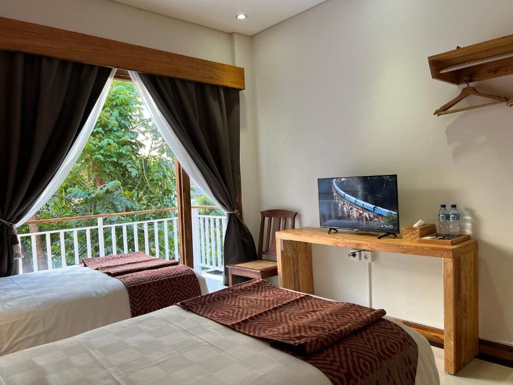 Twin Room with Pool View room - Image 2