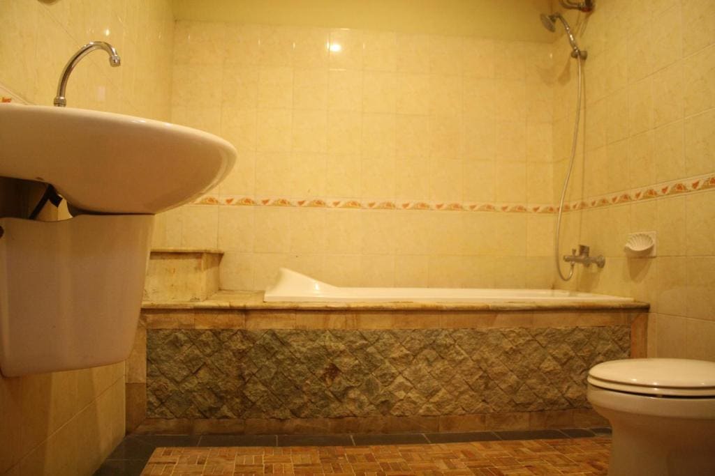 Standard Double or Twin Room room - Image 3