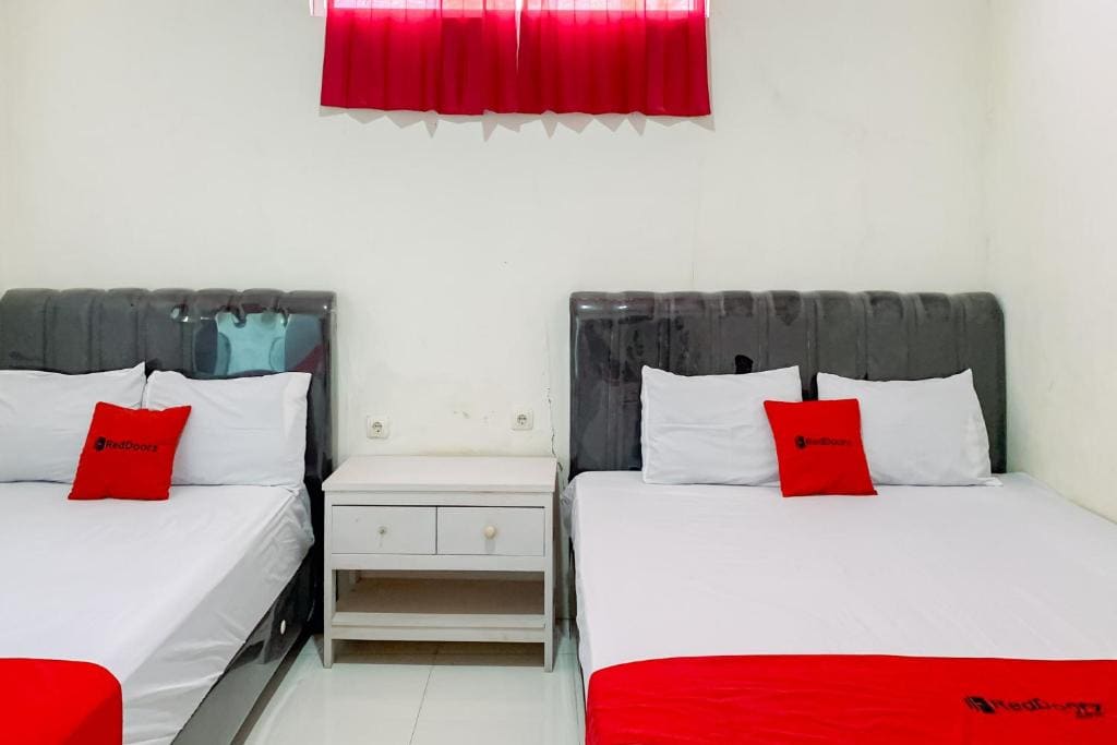 Family Room room - Image 2