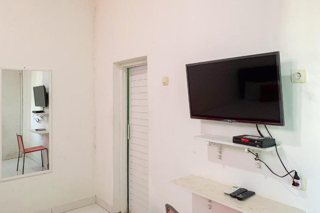 Family Room room - Image 3