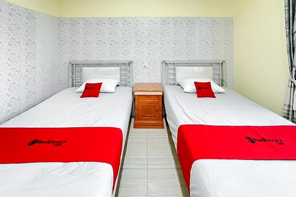 Deluxe Twin Room room - Image 1