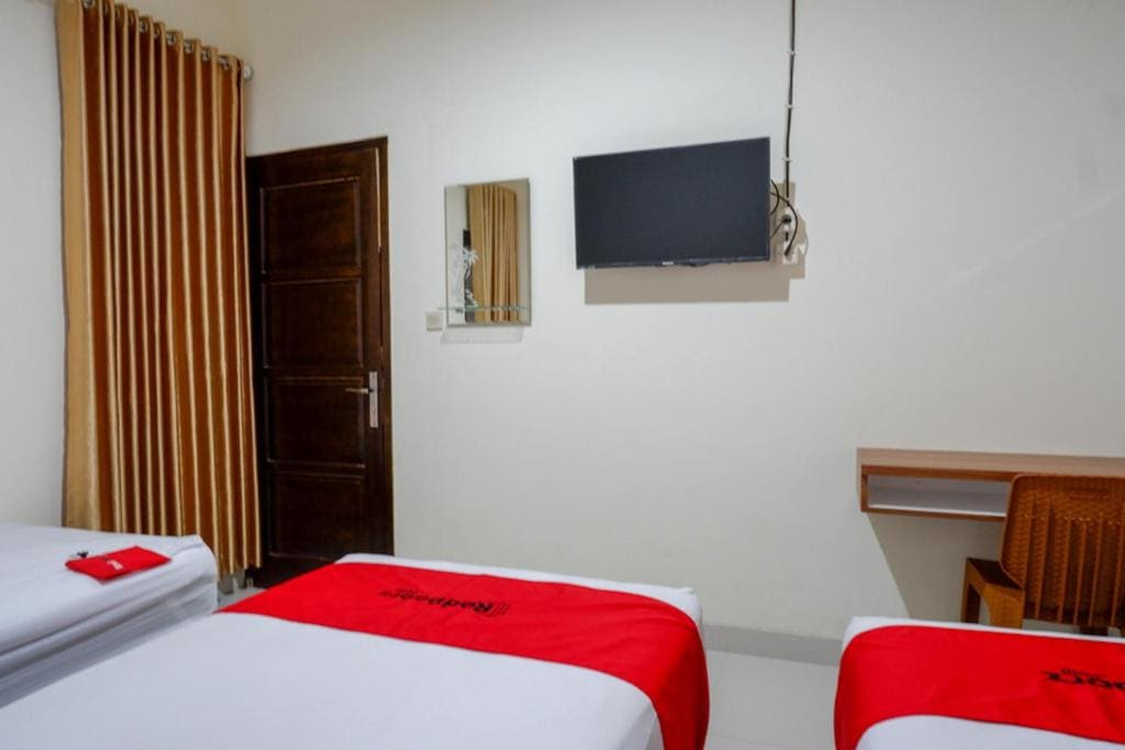 Family Room room - Image 3