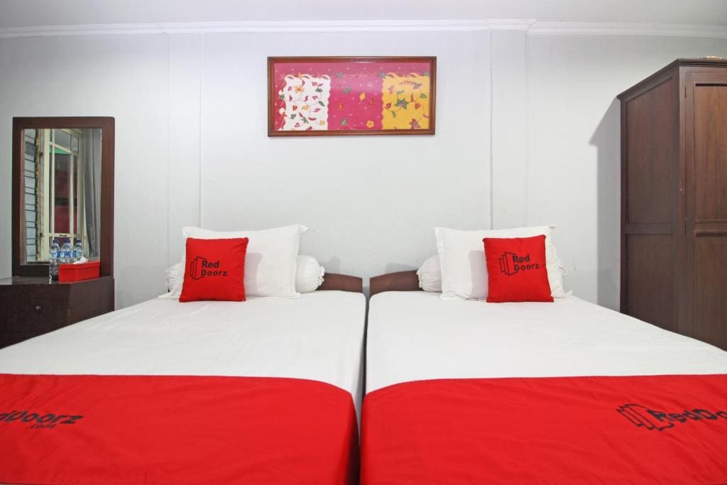 Superior Twin Room room - Image 3