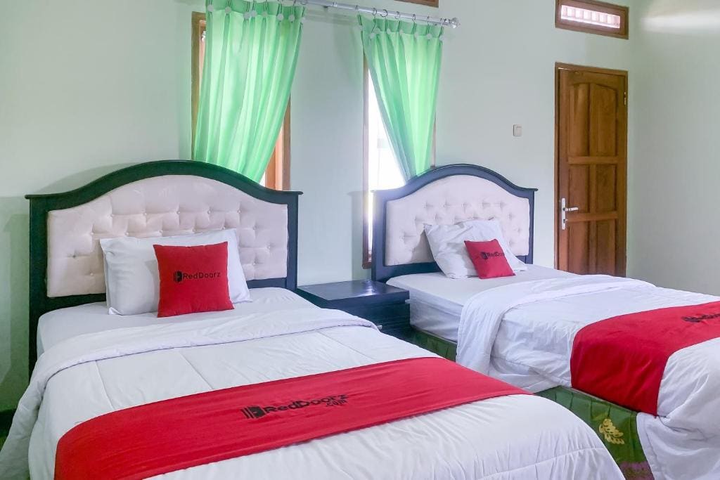 Deluxe Twin Room room - Image 2
