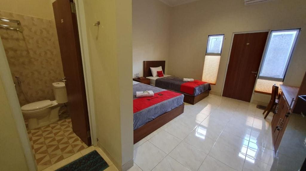 Family Room room - Image 2