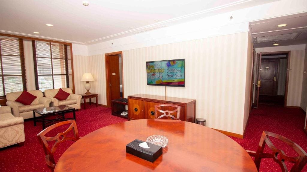 Executive Suite room - Image 3