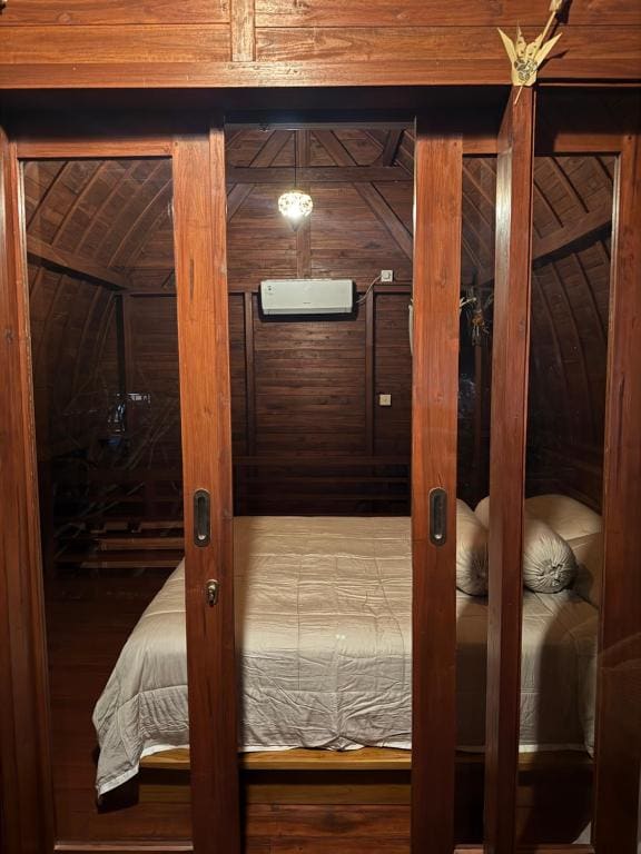 Double Room with Balcony room - Image 2