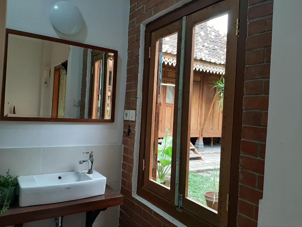 Small Double Room room - Image 2