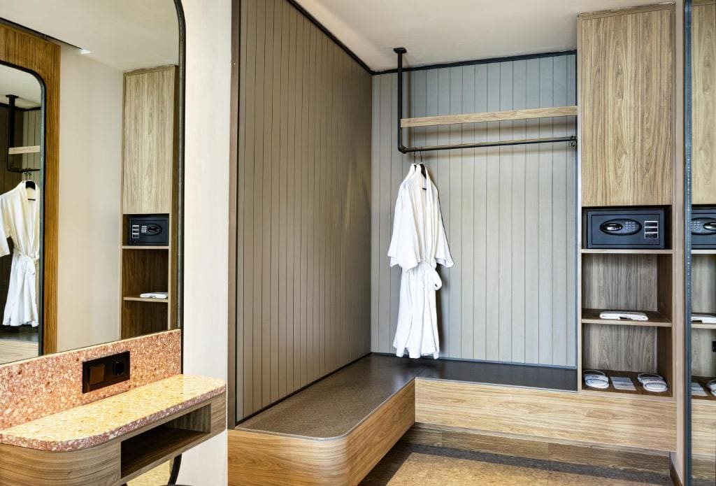 Deluxe Twin Room room - Image 3