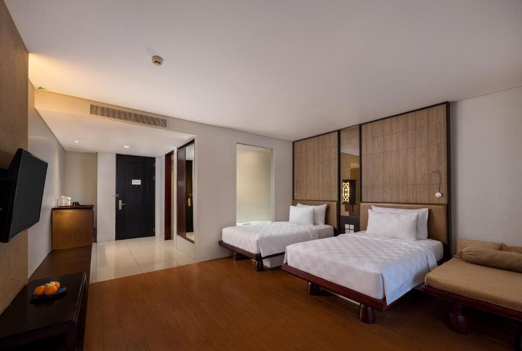 Grand Deluxe Twin Room with Pool View room - Image 1