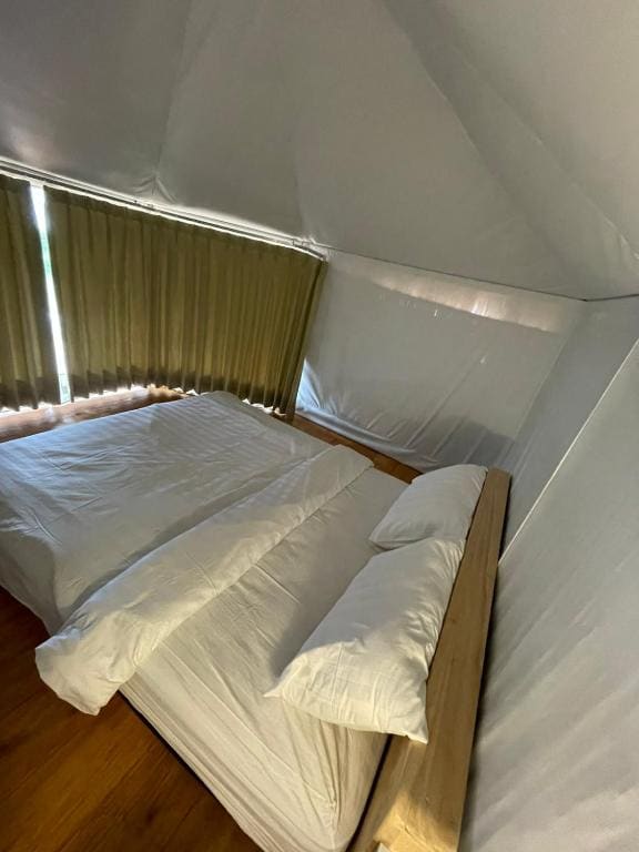 Happy Glamping room - Image 1
