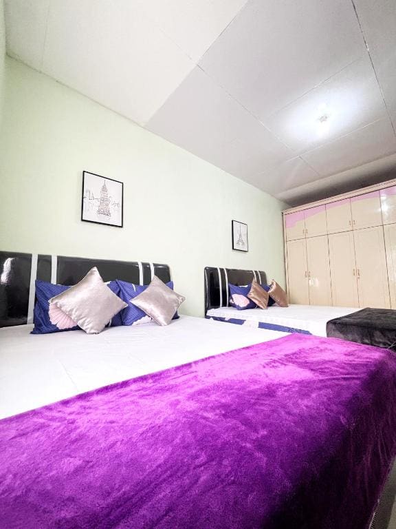 Standard Family Room room - Image 3