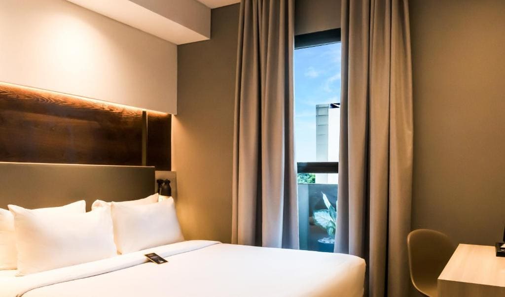 Deluxe Queen Room room - Image 2