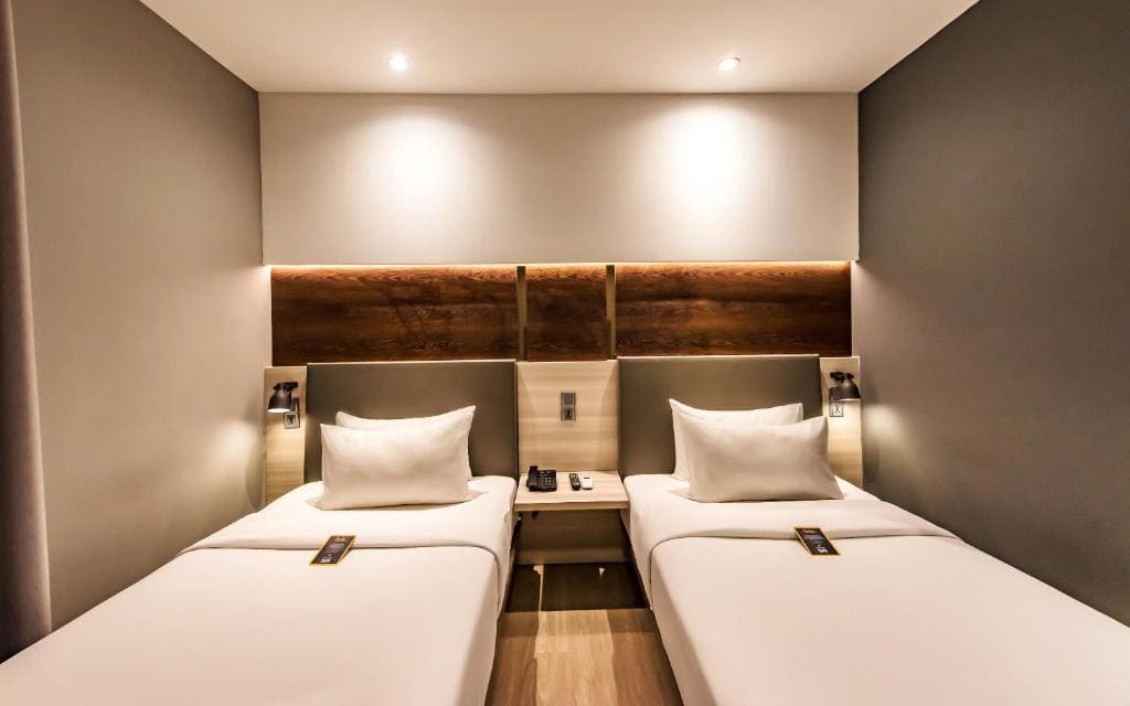 Superior Twin Room room - Image 2