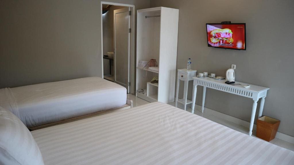 Standard Family Room room - Image 2