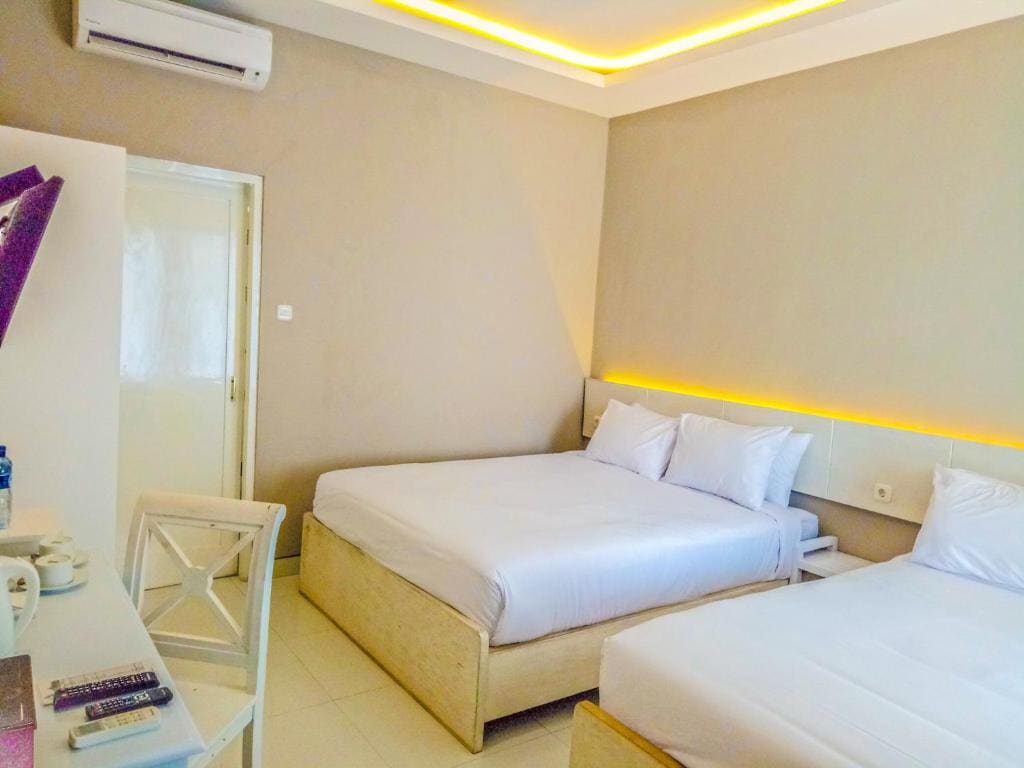 Standard Family Room room - Image 1