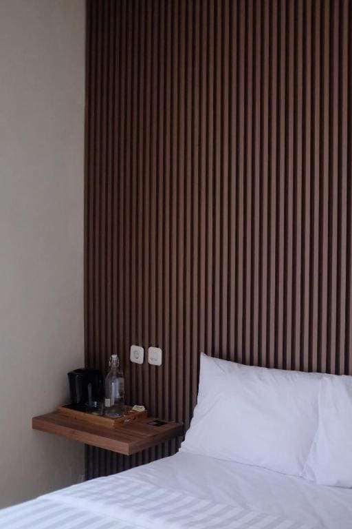 Small Double Room room - Image 2