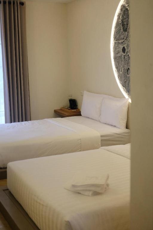 Twin Room with Balcony room - Image 1