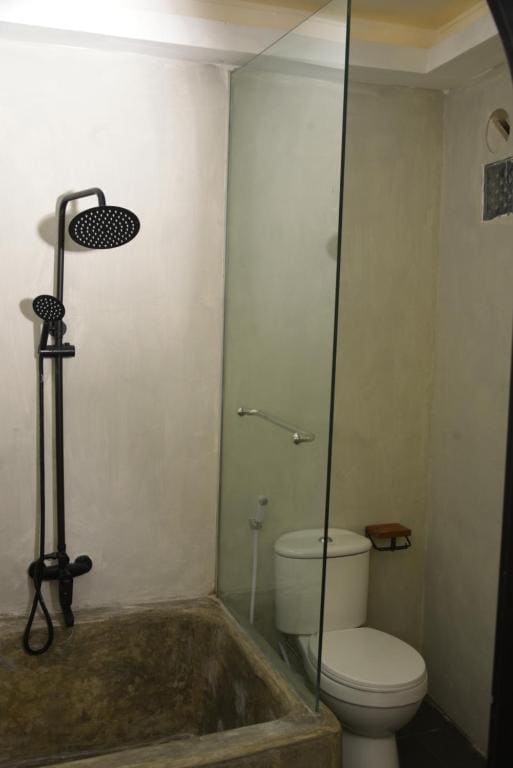 Twin Room with Balcony room - Image 3
