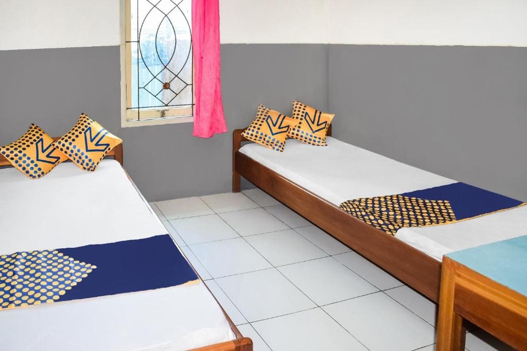 Economy Twin Room room - Image 1