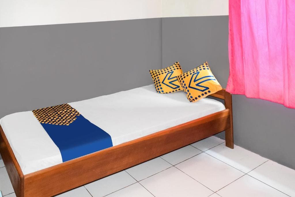 Economy Twin Room room - Image 2