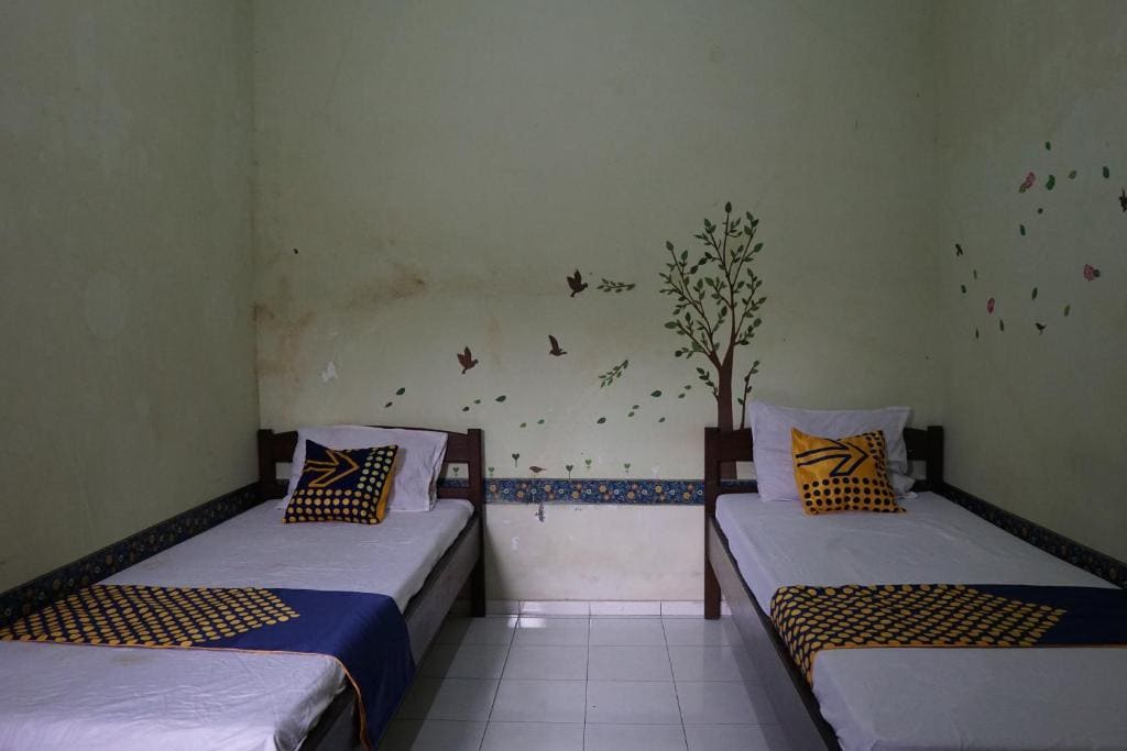 Economy Twin Room room - Image 3
