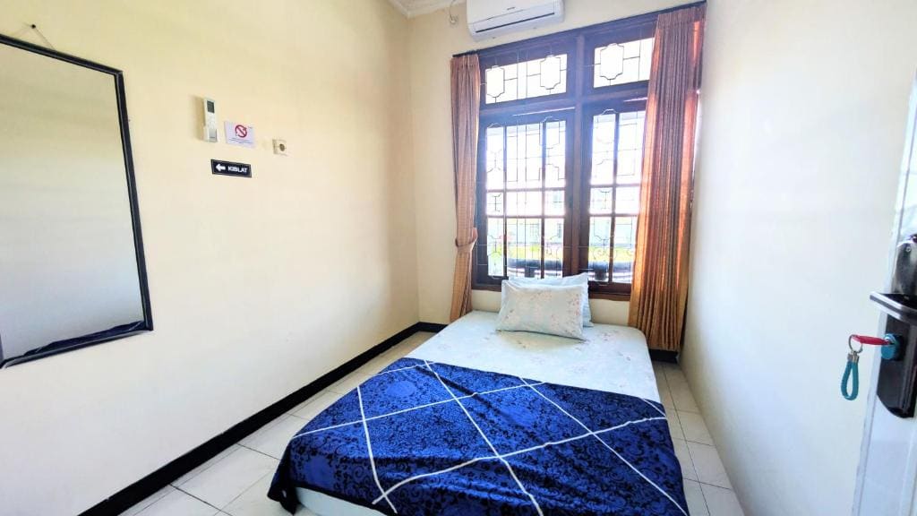 Budget Double Room room - Image 3