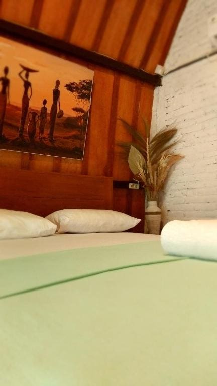 One-Bedroom Bungalow room - Image 3