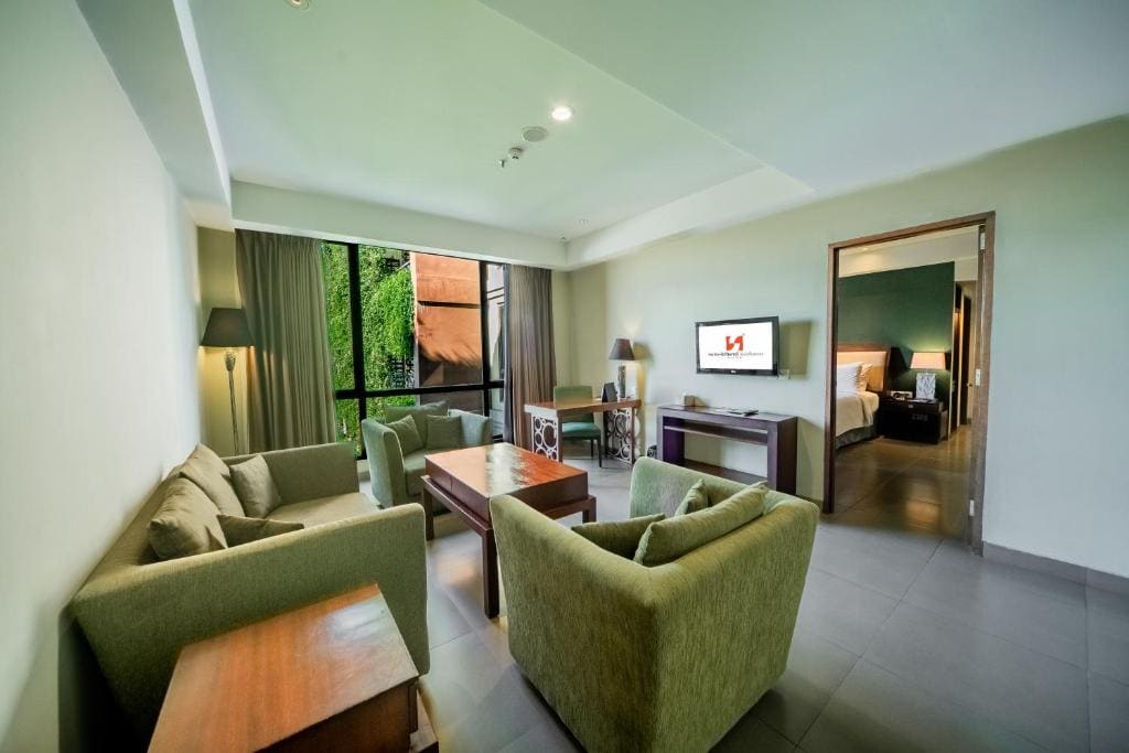 Executive Suite room - Image 2