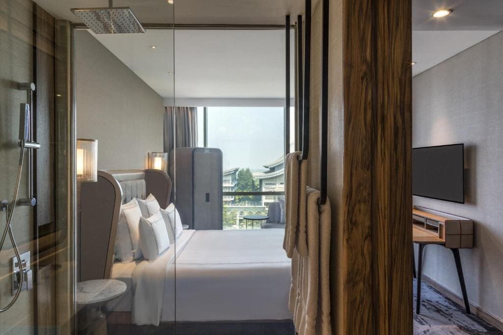 Swiss Executive King Room - Executive Floor room - Image 1
