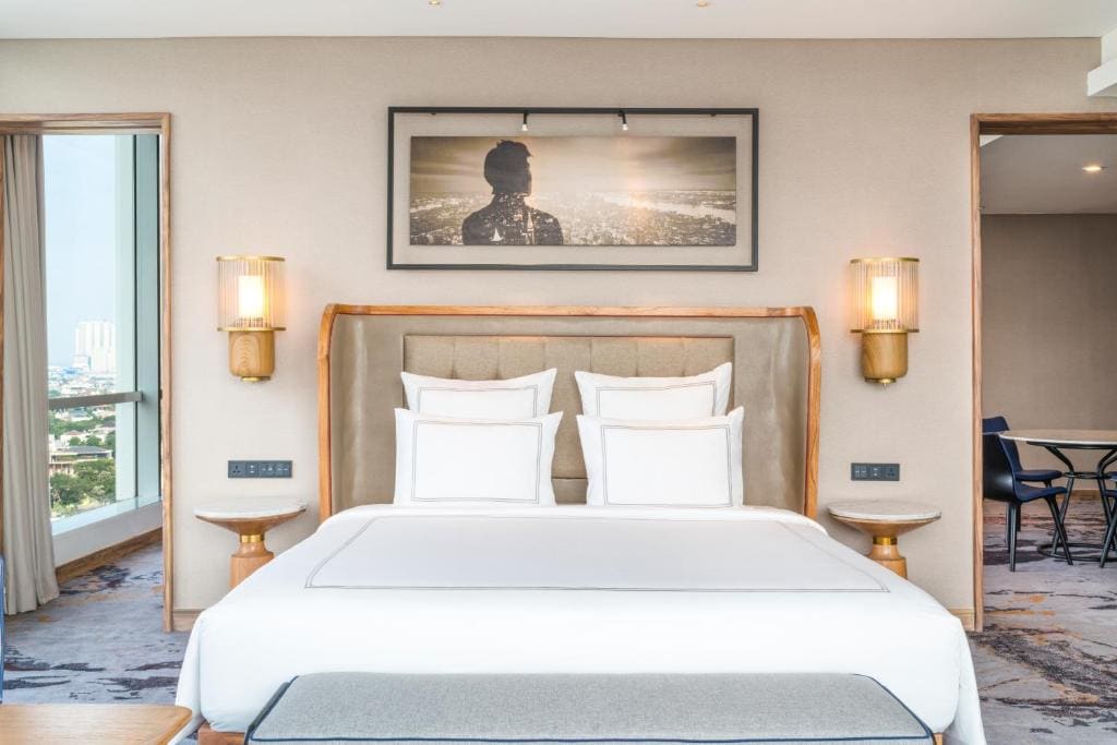 Swiss Prestige King Suite room - Image 2