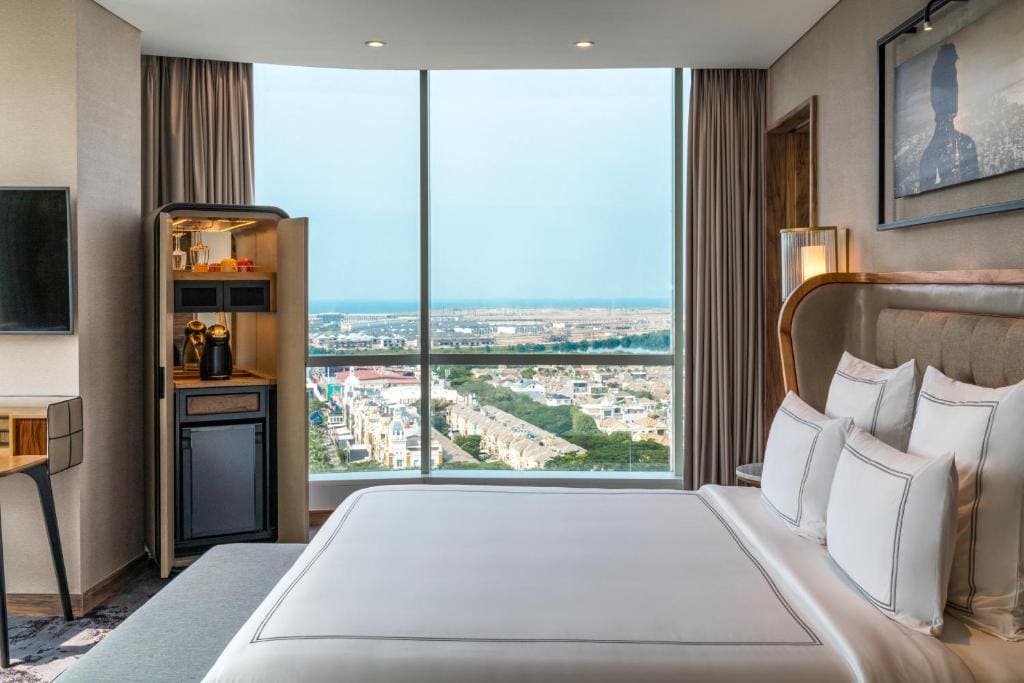Swiss Prestige King Suite room - Image 3