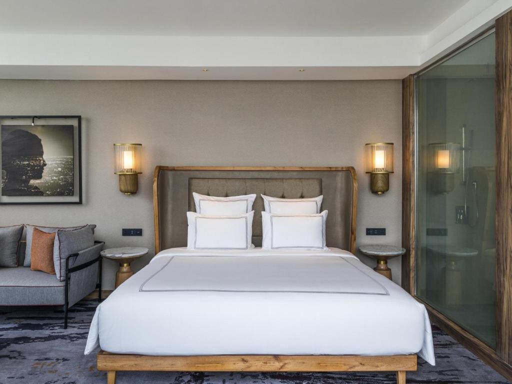 Swiss Select King Room room - Image 3